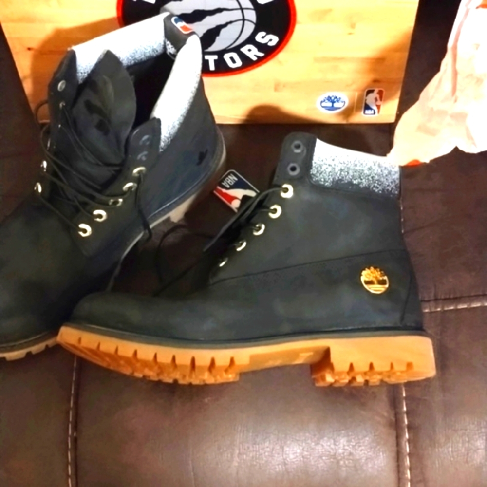 Brand New..Men's exotic Toronto raptors NBA, timberlands size 11
